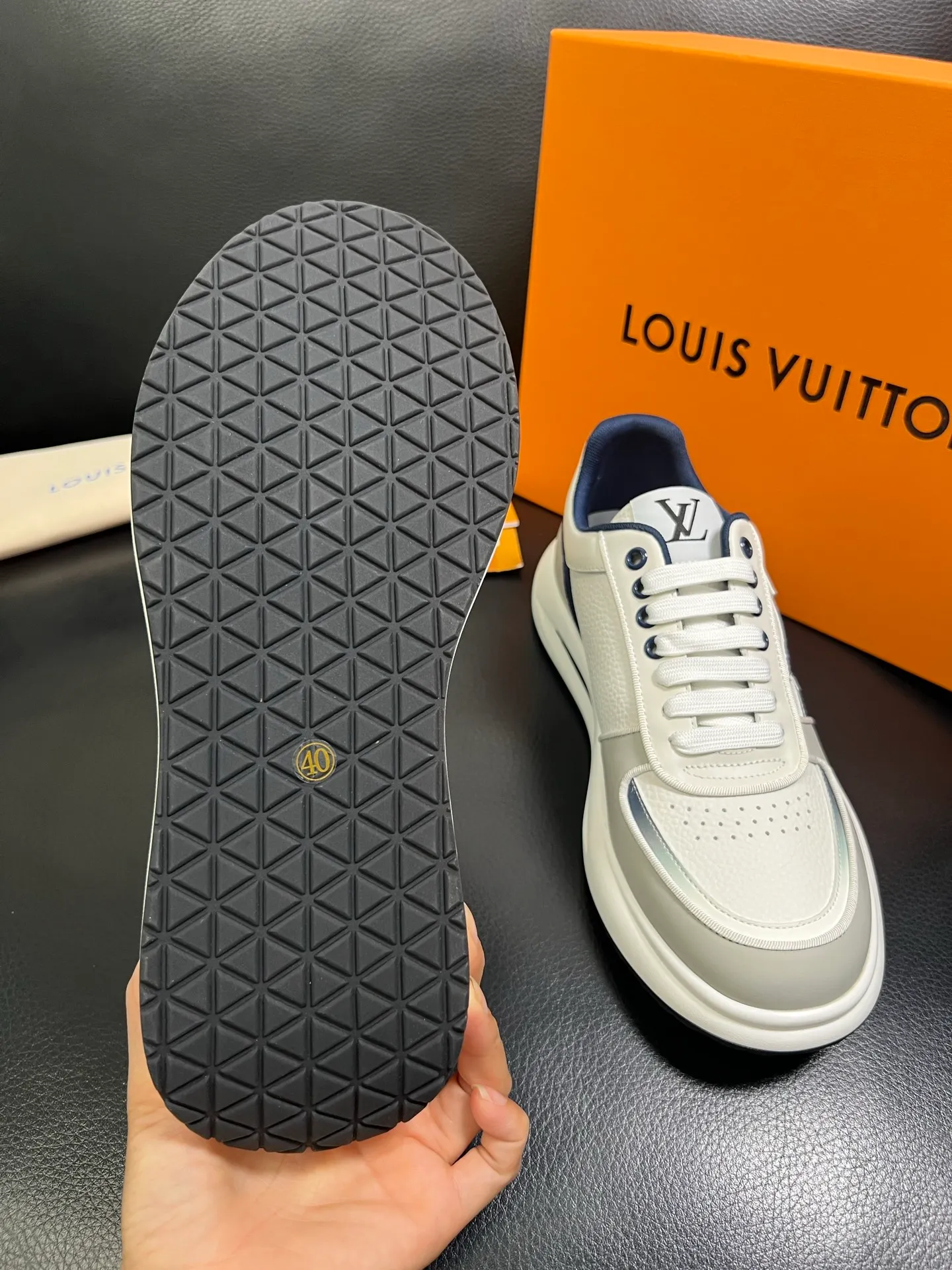 Men's shoes💰800 Lv 🔍Top purchasing agent🇮🇹 Louis Vuitton, the sports sneaker counter is synchronized, the uppers are imported from Italy, high-quality splicing colorful and complex crafts, the imported mesh padding is soft and comfortable, soles: original soles specially provided by the original factory, T men's men's shoes 💰U exclusive movable molded soles are super comfortable, original factory and single goods, 🔍🔍high quality, you can enter and exit the counter at will, welcome to compare, code number 38-44 (customized 45) 85871